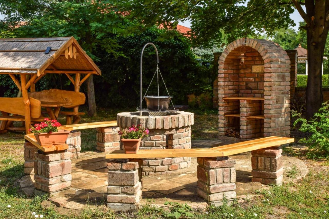 Malom Apartman Derekegyhaz Exteriér fotografie