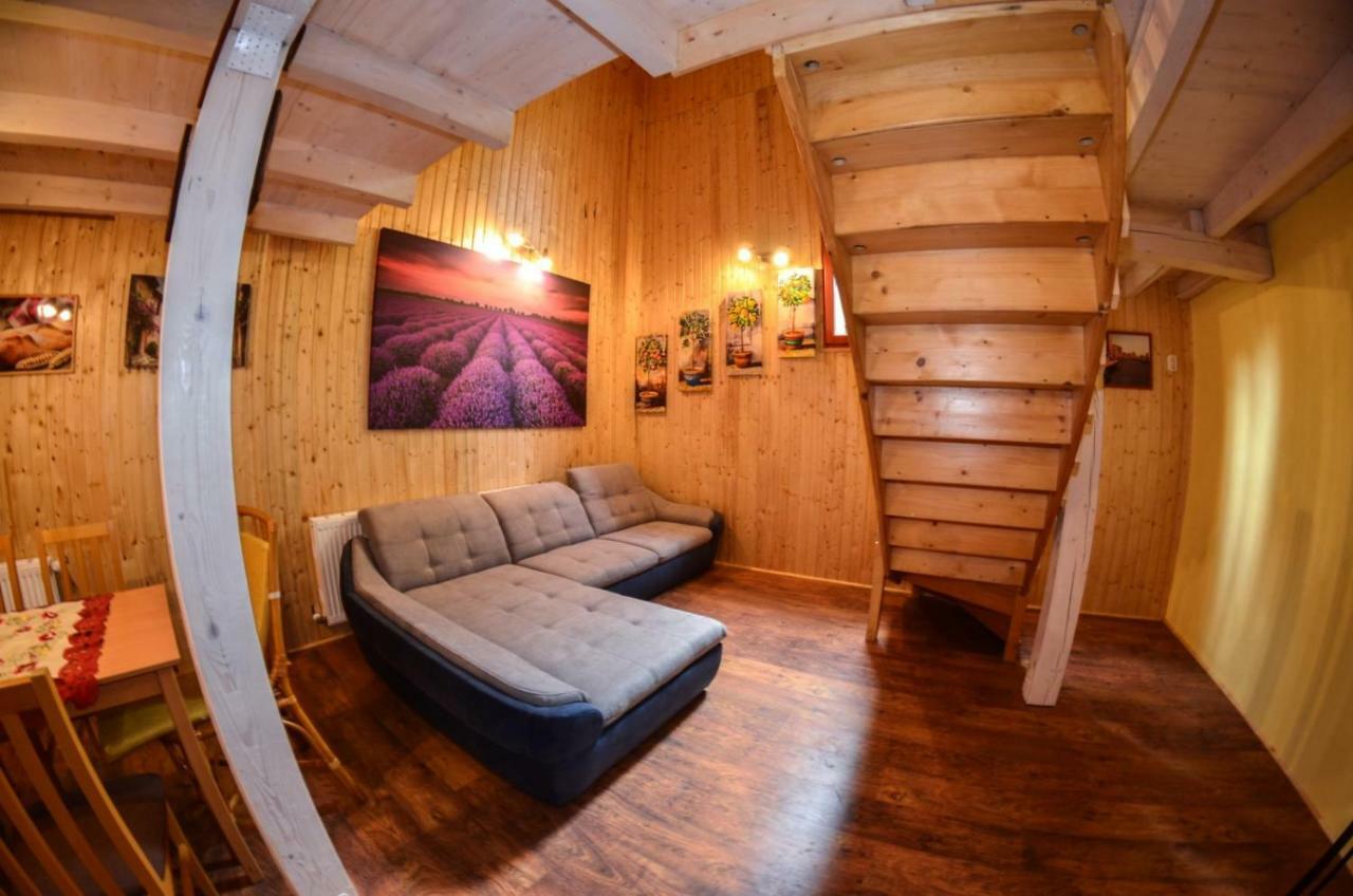 Malom Apartman Derekegyhaz Exteriér fotografie